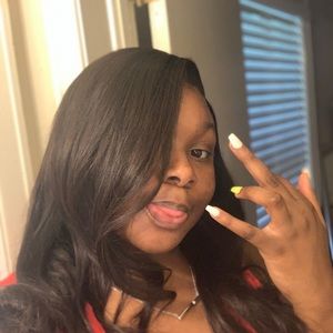 Meet your Posher, Yakeeyia